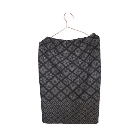 Maurices Pull On Stretchy Skirt - Size Medium - Picture 1 of 6